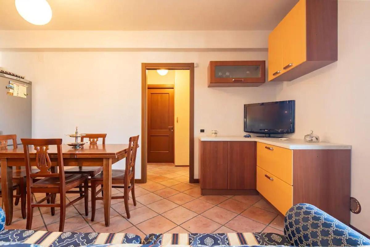 Suite Con 2 Balconi - 6 Guest Πράτο Εξωτερικό φωτογραφία